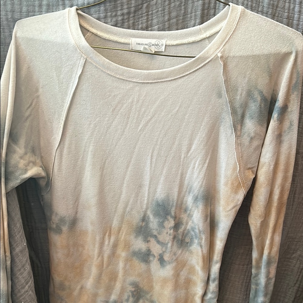 Treasure & Bond Cream Gray Long Sleeve jersey